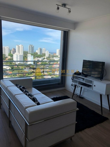 Apartamento Muy Cerca De La Peninsula Y De La Playa, Cuenta Con 2 Dormitorios, 2 Baños, Living-comedor, Cocina , Terraza Y Garaje.- Ref: 1910