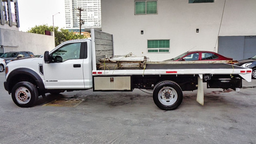 Ford F-550 6.7 V8 Diesel At