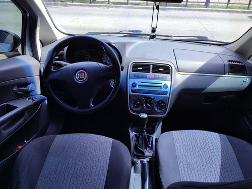 Imagem 7 de 9 de Fiat Punto 1.6 Essence 16v Flex 4p Manual