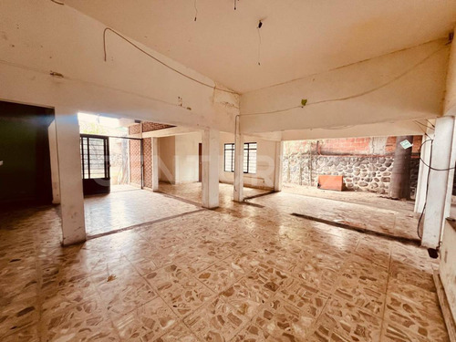Rento Terreno Con Construcción, Col. Manantiales, Cuautla, Morelos.
