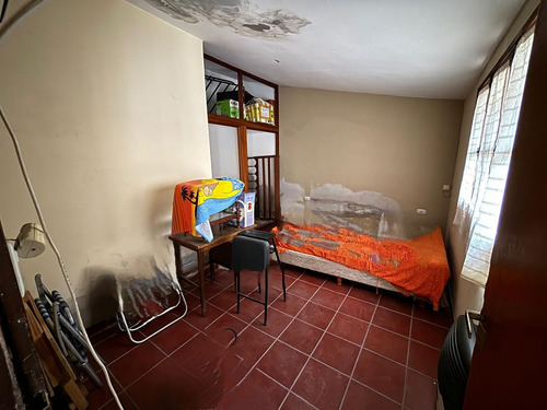 Venta Casa 2 Plantas - B°920vv. - Catamarca