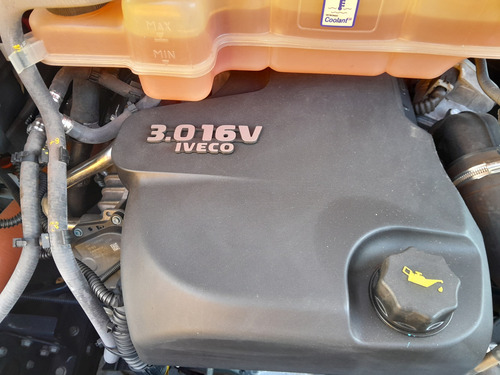 Iveco Daily 35s14 2017 Baú Único Dono Km Baixo