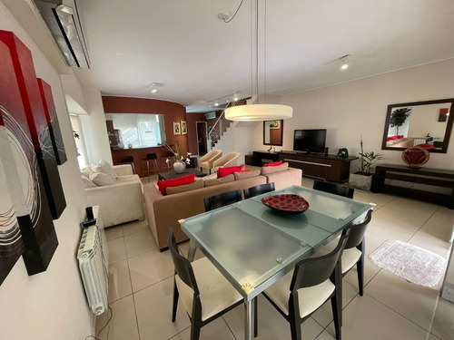 Imagen 2 de 17 de Casa En Venta Villa Del Lago Con Bajada Al Lago