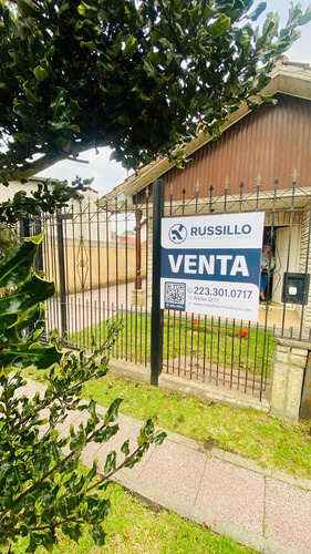 Venta | Casa De 3 Ambientes | 2 Viviendas En Block A Reciclar | En Lo Mejor De Constitucion |