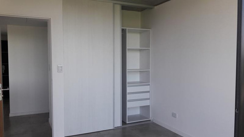 Imagen 18 de 28 de Cochera En Venta- Refinerias