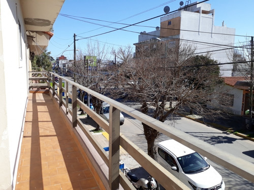 Santa Teresita. Av 32.block 2 Locales Con Deposito Y Casa Pa