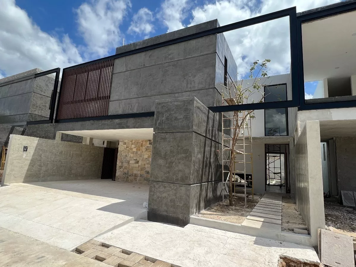 Casa En Venta En Mérida, Privada Varena, Modelo 3 Recamaras,