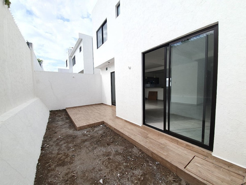 Imagen 3 de 26 de Fracc Lomas De La Rioja Casa En Venta Con Roof Garden Vista