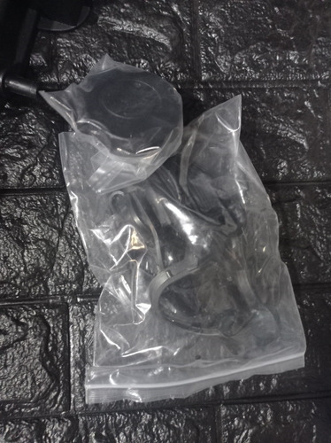 Imagen 2 de 3 de Tapa Valvula Aveo Ls/lt 1.6 16v 05 Con Tapa Y Empacadura