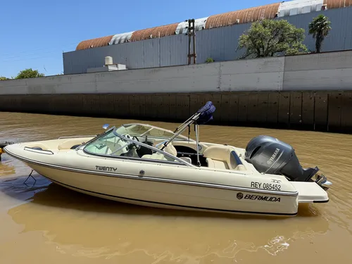 Lancha Open Bermuda Twenty Con Motor Yamaha 200 Hp 2018