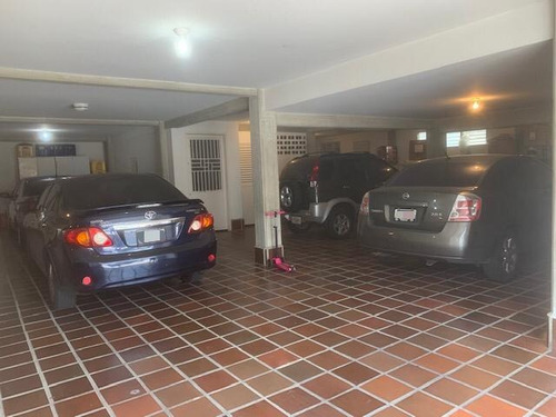Imagen 20 de 25 de Vendo Casa 770m2 8h/7b/7pe Caurimare
