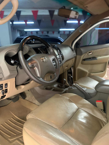 Imagen 6 de 8 de Toyota Fortuner 4x4 4.0
