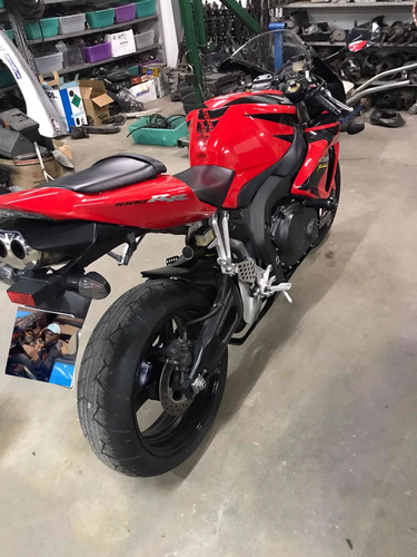 Imagem 1 de 5 de Honda Cbr 1000 Rr Fireblad