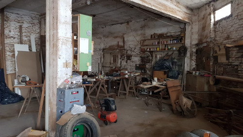 Imagen 3 de 12 de Se Vende Galpón Con Departamento En Planta Alta