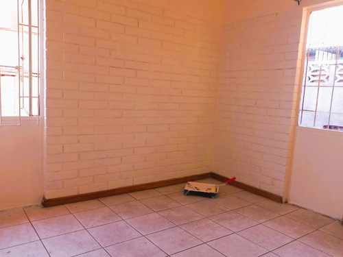 Casa De Un Piso, Con Ubicación Inmejorable, Avenida Condell