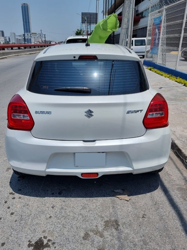 Imagen 3 de 12 de Suzuki Swift 2018 Glx