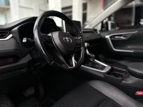 Toyota RAV4 LIMITED HV 2019