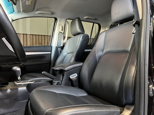 Toyota Hilux 2.8 D-4D TURBO DIESEL CD SRX 4X4 AUTOMÁTICO