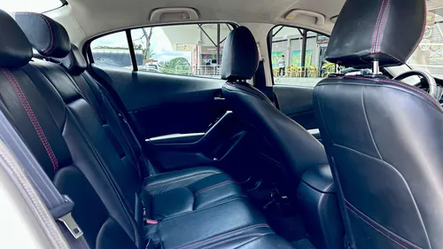 Mazda 3 2.0 Touring
