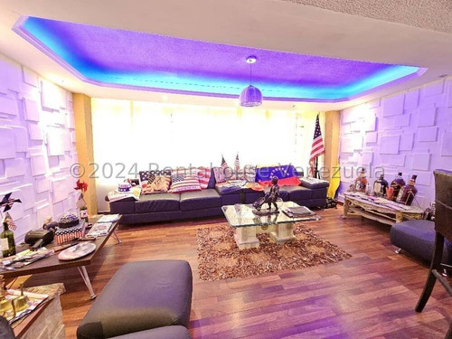 Casa Moderna En Venta Urb El Castaño Zona Privada Con Planta Electrica Y Piscina Se Vende Amoblada Kg:24-19915