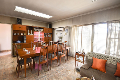 Casa Con Local En Venta En Tolosa