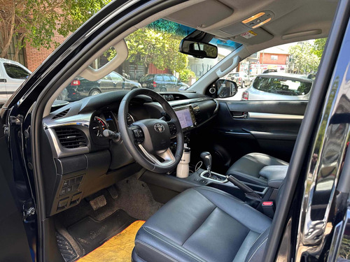 Imagen 19 de 21 de Toyota Hilux 2022 2.8 Cd Srx 204cv 4x2 At
