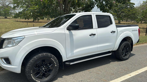 Nissan Frontier 2.5,MECÁNICA,4x4