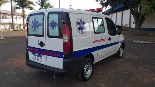 Imagem 3 de 8 de Fiat Doblo Ambulância 1.4