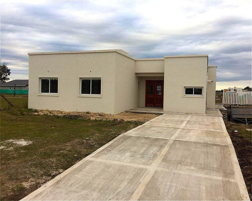 Imagen 1 de 16 de Se Vende Casa A Estrenar En Pilar Del Este, Barrio San Eduardo, Lote 300