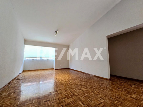 Exclusiva Casa En Venta En Lomas Del Sol: Comodidad Y Ubicación Inmejorable