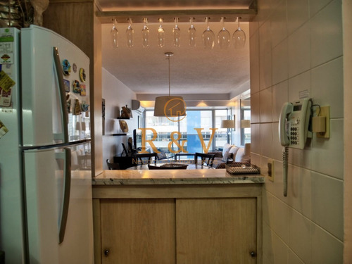 Imagen 7 de 14 de Apartamento De 1 Dormitorio Y Medio Con Vista Al Mar - Venta, Playa Brava