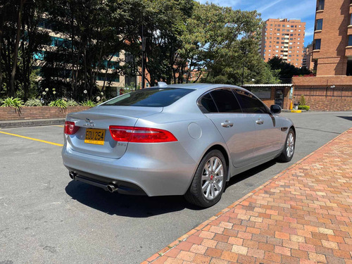 Jaguar Xe 2017 2.0 I4 Prestige