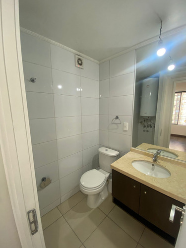 Arriendo Departamento De 2 Dormitorios En Santiago.