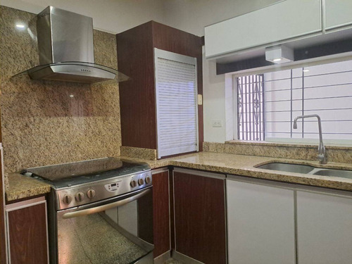 Casa En Venta De Una Planta En El Trigal Centro Calle Cerrada. Er