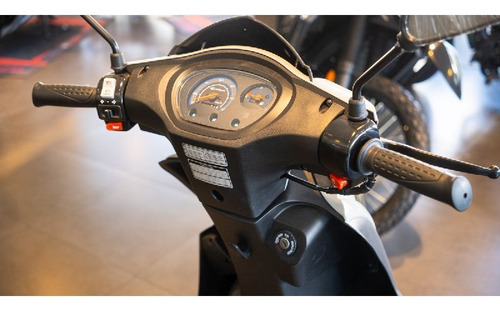 Kymco Agility 125 Scooter No Yamaha Fascino Rs 125