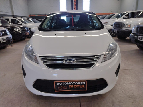 Imagen 2 de 7 de Ford Fiesta Kd Titanium 1.6 2013