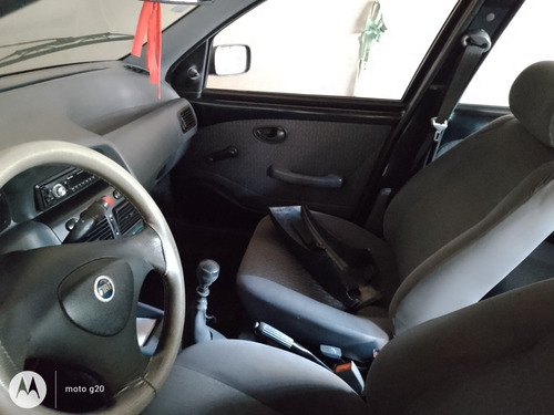 Imagem 3 de 6 de Fiat Palio 2002 1.0 Young Fire 5p
