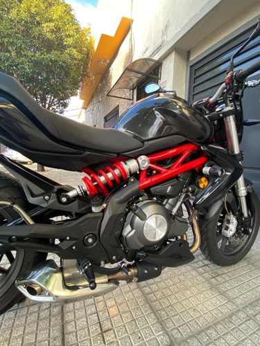 Imagen 7 de 11 de Benelli Tnt 300 Naked Negra Bicilindrica - Año 2020