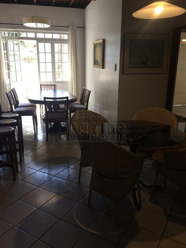 Casa Com 4 Quartos A Venda No Bairro Trindade Em Florianopolis. - V-81898