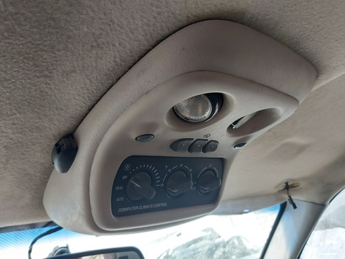 Control De Aire De Segunda Fila Chevrolet Suburban 01 C/luz