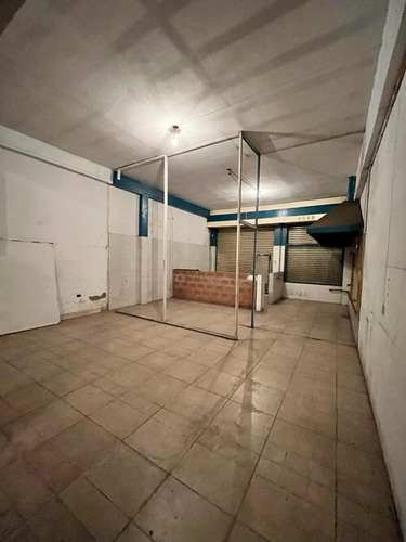 Imagen 2 de 19 de Local Comercial + Casa 3 Amb