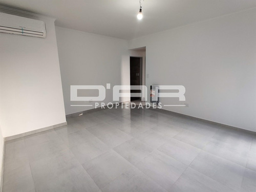 Imagen 1 de 10 de Departamento De 2 Ambientes - Simbrón 3700