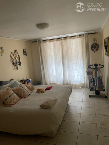 Casa En Venta De 3 Dorm. En Cerro Navia