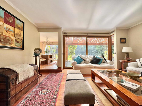 Impecable Venta Los Castaños A Pasos Colegió Newland