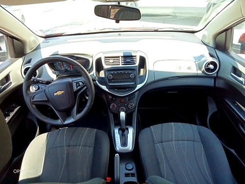Imagen 10 de 15 de Chevrolet Sonic 2017 1.6 Lt At