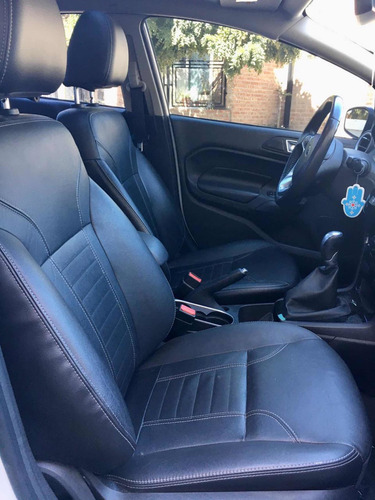 Ford Fiesta Kinetic Design 1.6 Sedan Titanium 120cv 2014