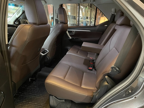 Imagen 10 de 14 de Toyota Sw4 Srx 2.8 Tdi 7 Asientos