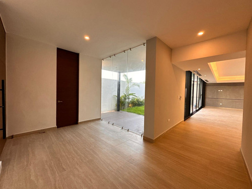 Casa En Venta Merida, Conkal, Privada Olivia, Una Planta, Entrega Inmediata.