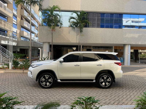 Imagem 9 de 15 de Toyota Hilux Sw4 Srx 4x4 2.8 Tdi 16v Dies Aut 2016