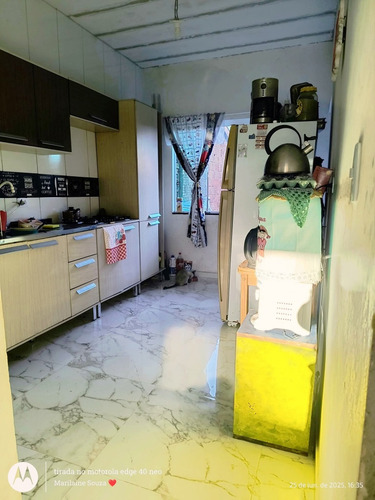 Aceita Adm.vendo Um Sobrado, Valor 280 Mil. Bem Localizado